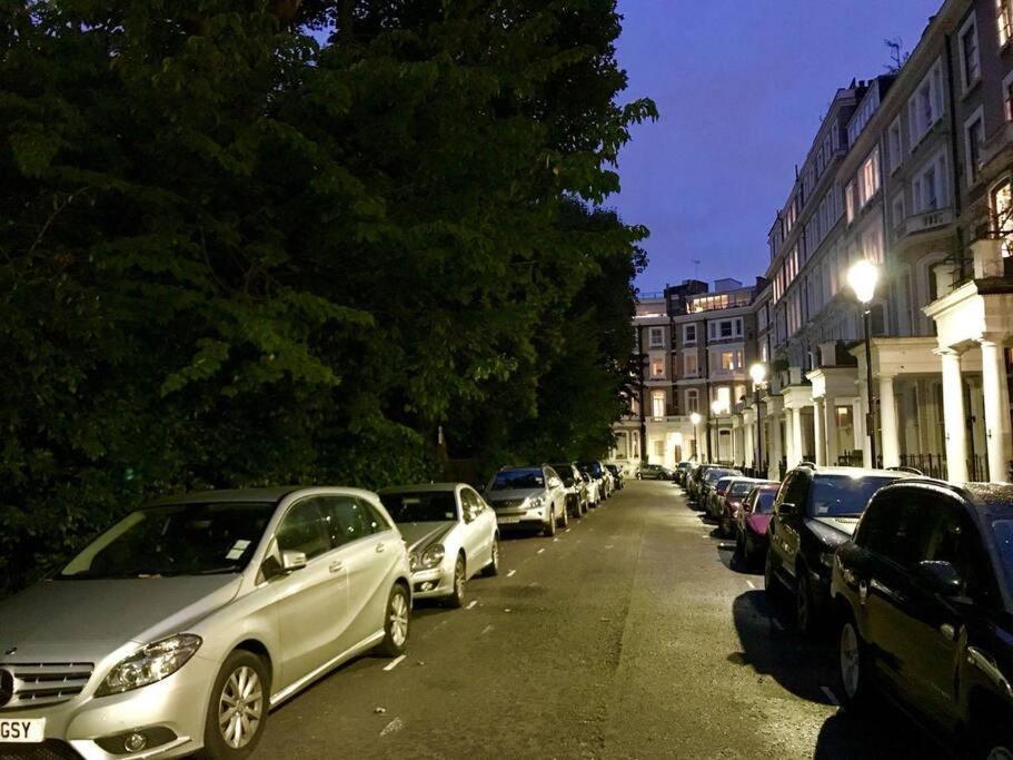 Apartament Stunning 2 Bed/2Bath Flat In Heart Of Kensington Londyn Zewnętrze zdjęcie