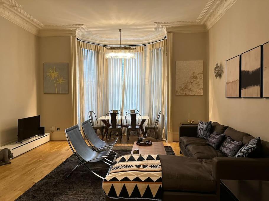 Apartament Stunning 2 Bed/2Bath Flat In Heart Of Kensington Londyn Zewnętrze zdjęcie