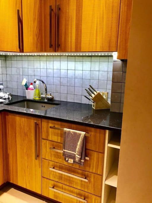 Apartament Stunning 2 Bed/2Bath Flat In Heart Of Kensington Londyn Zewnętrze zdjęcie