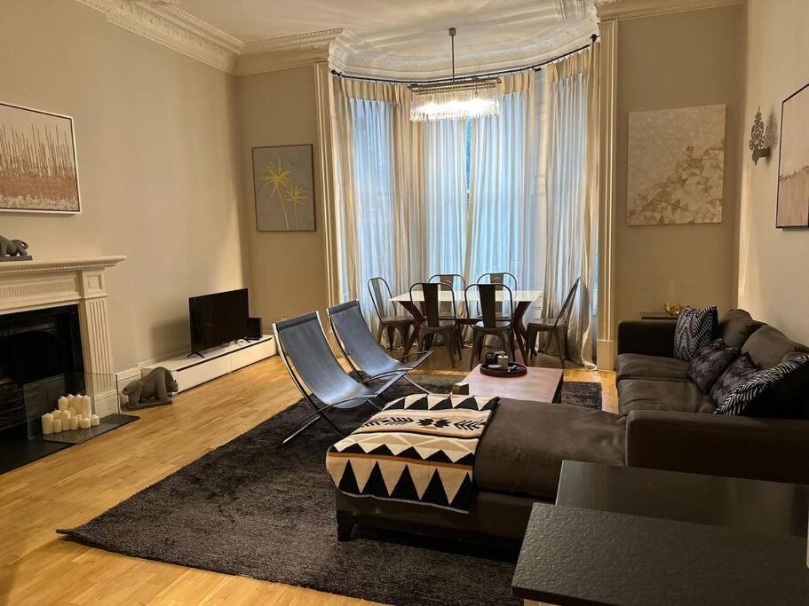 Apartament Stunning 2 Bed/2Bath Flat In Heart Of Kensington Londyn Zewnętrze zdjęcie