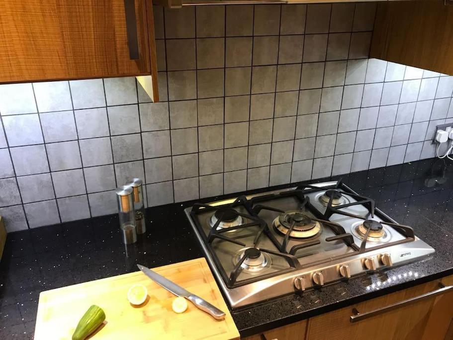 Apartament Stunning 2 Bed/2Bath Flat In Heart Of Kensington Londyn Zewnętrze zdjęcie