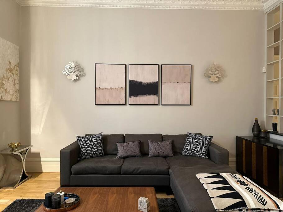 Apartament Stunning 2 Bed/2Bath Flat In Heart Of Kensington Londyn Zewnętrze zdjęcie